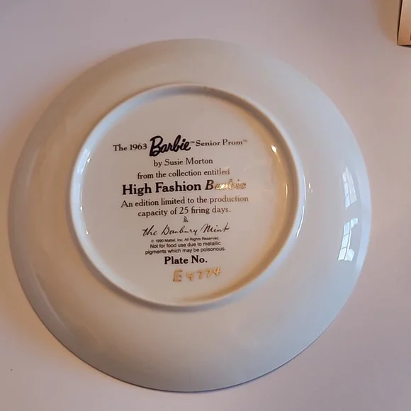 Barbie Senior Prom High Fashion Collectible Plate - Picture 3 of 3